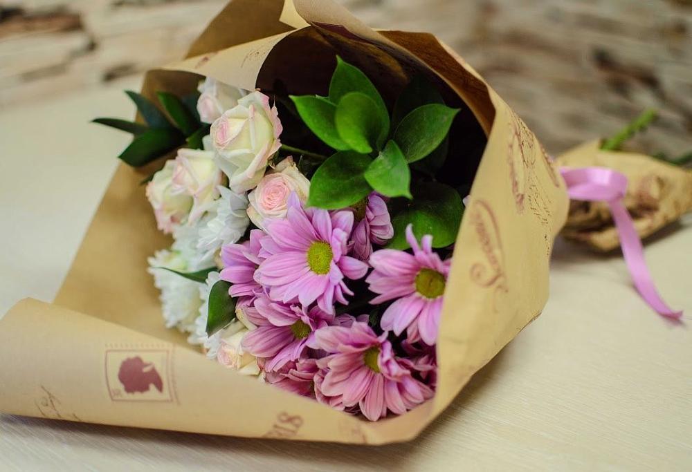 Букет цветов из: Розы и Хризантемы в Харланиху-2