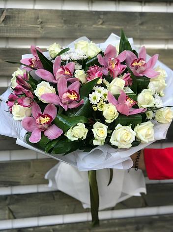 Букет цветов из: Розы и Хризантемы в Харланиху-2