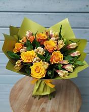 Букет цветов из:  Альстромерии и Розы в Харланиху-2