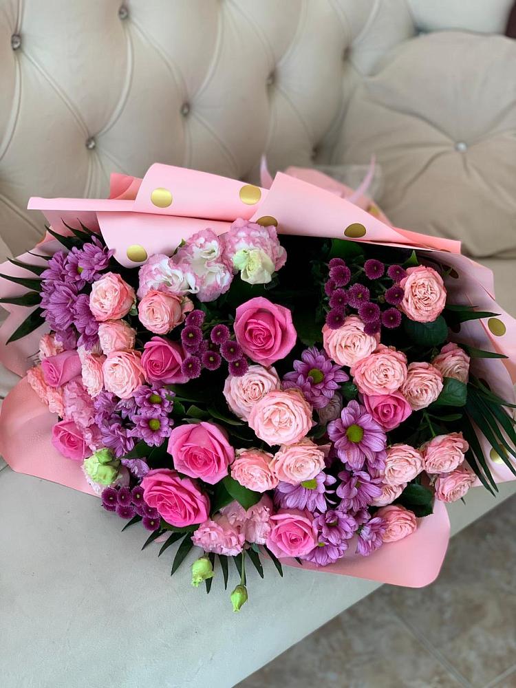 Букет цветов из: Хризантемы, Розы и Лизиантусы в Харланиху-2