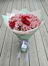 Букет цветов из:  Альстромерии в Харланиху-2