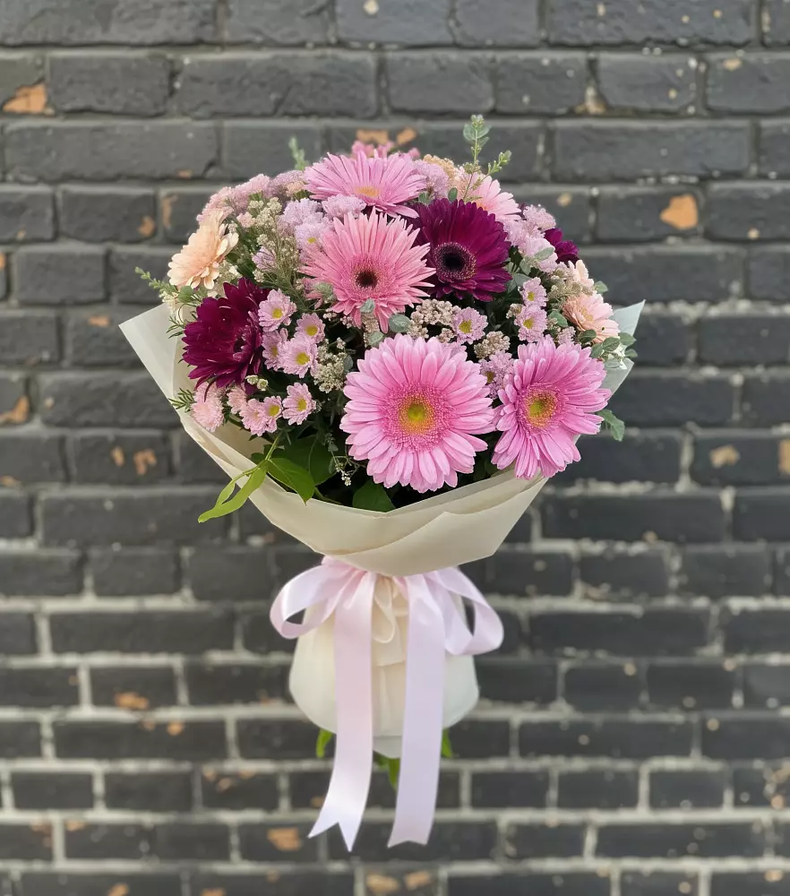 Букет цветов из: Герберы и Хризантемы в Харланиху-2