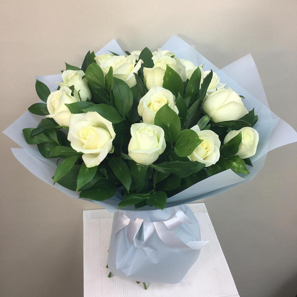 Букет 15 Белых роз Проуд в Харланиху-2