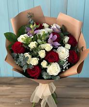 Букет цветов из:  Розы и Альстромерии в Харланиху-2