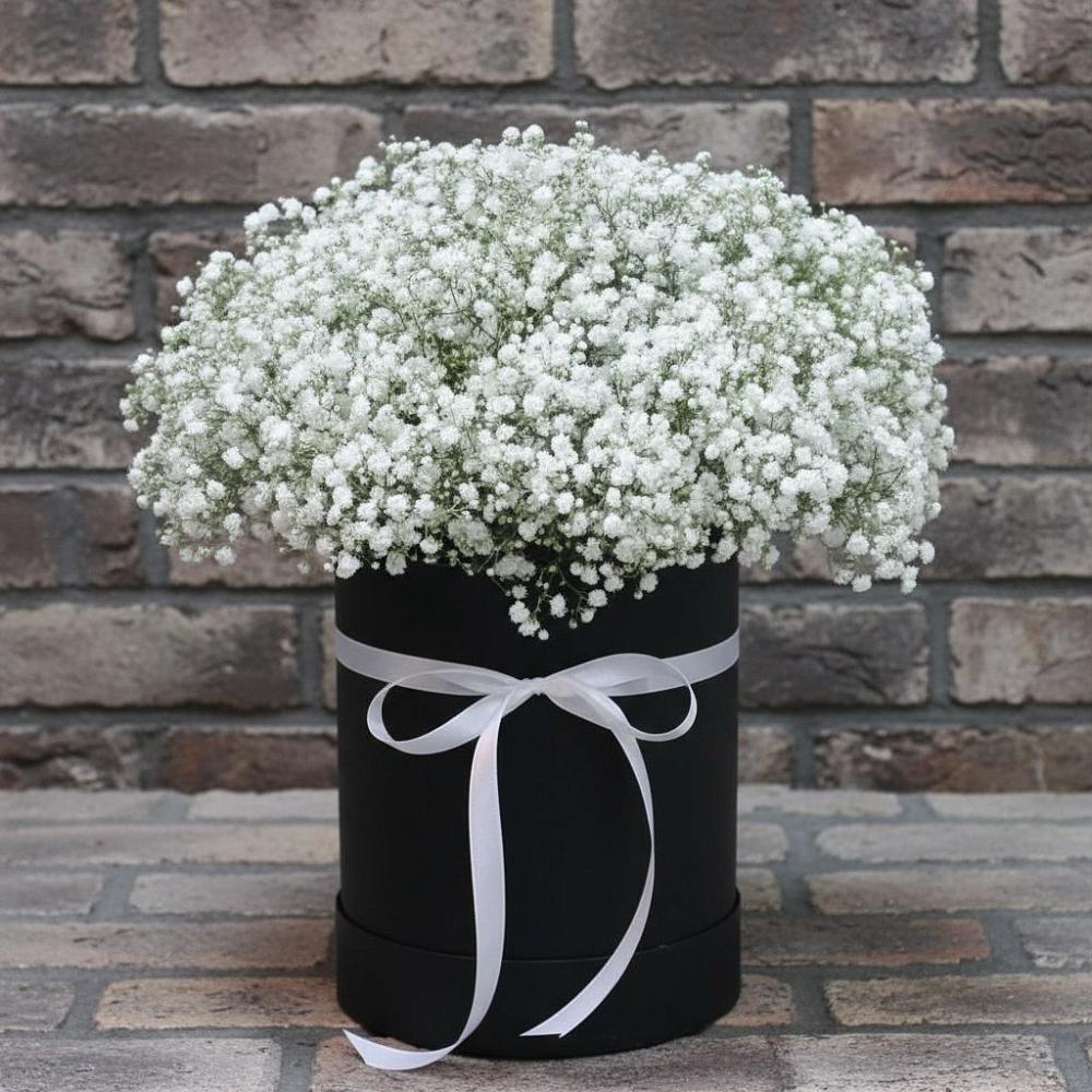 Цветочная композиция из Гипсофила в шляпной коробке в Харланиху-2