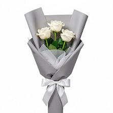 Букет 3 белые розы в Харланиху-2