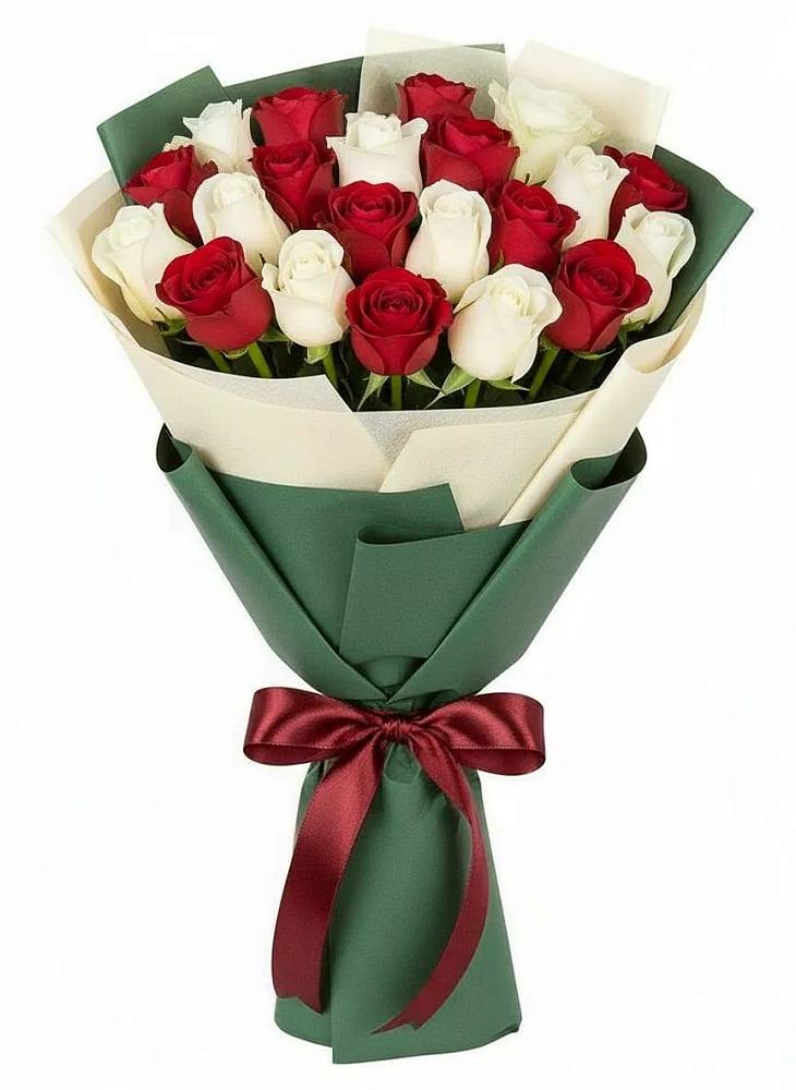 Букет Микс из красных и белых роз в Харланиху-2