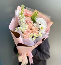 Букет цветов из:  Хризантемы и Розы в Харланиху-2