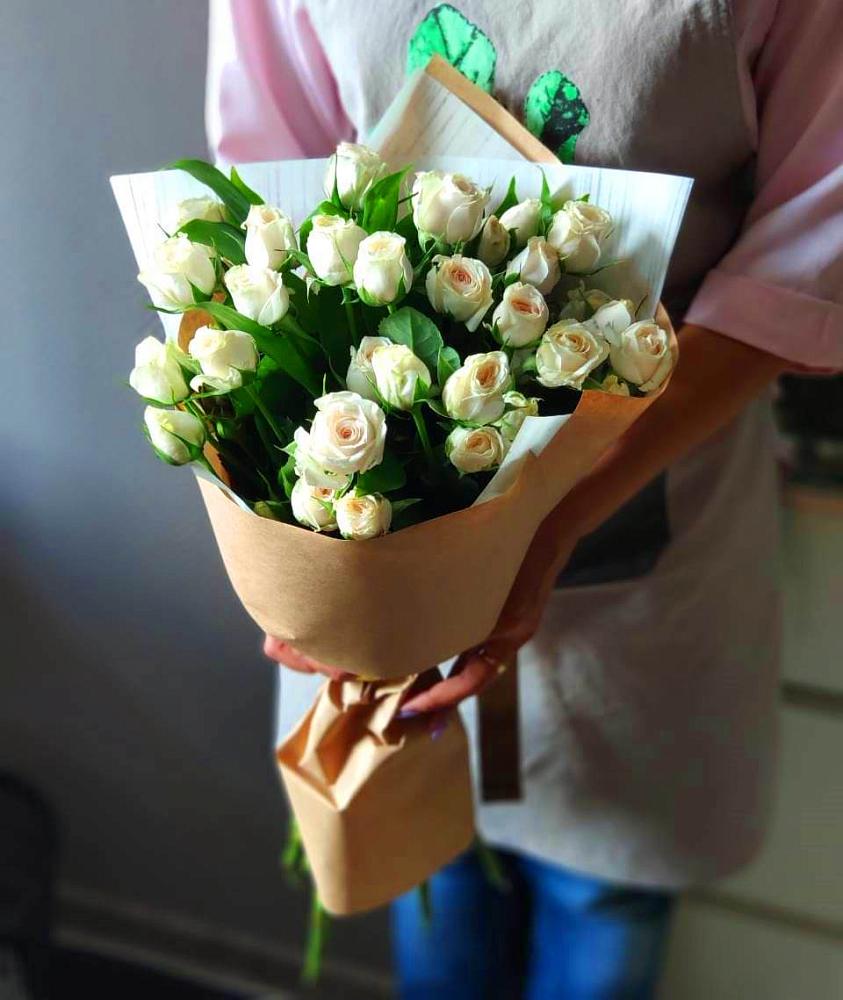 Букет цветов из: Розы в Харланиху-2