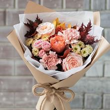 Букет цветов из:  Гвоздики, Хризантемы и Розы в Харланиху-2