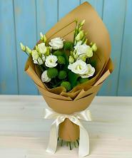 Букет цветов из:  Хризантемы и Лизиантусы в Харланиху-2