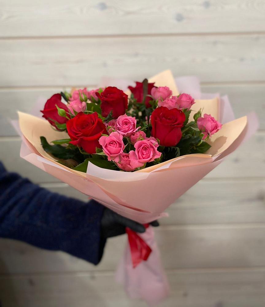 Букет цветов из: Розы в Харланиху-2