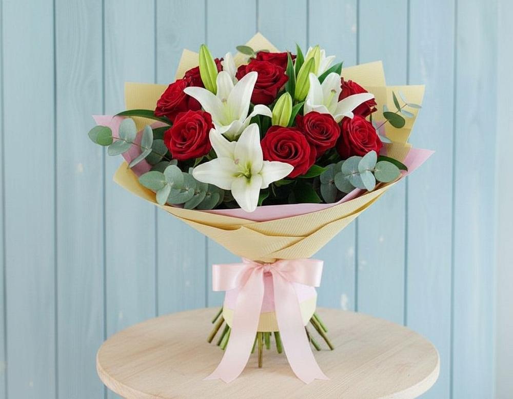 Букет цветов из: Лилии и Розы в Харланиху-2